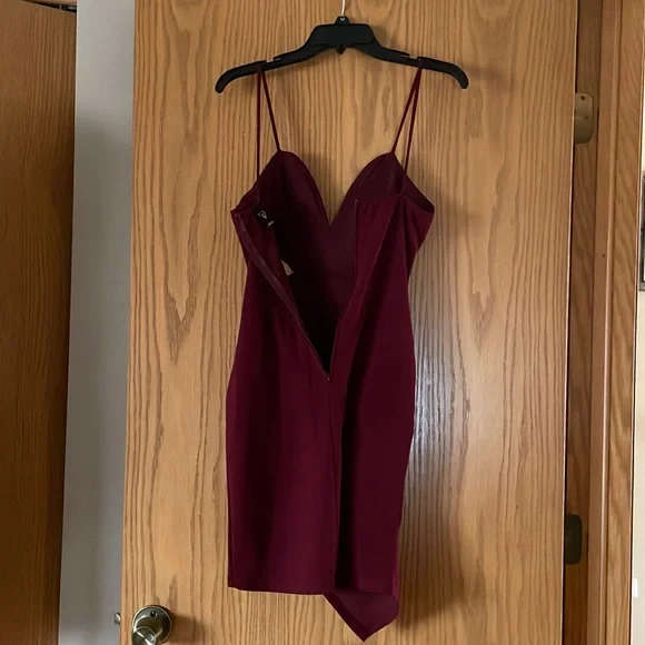 Windsor Dresses | Windsor Burgundy Mini Dress | Color: Red | Size: 6 | Ndlugopolski's Closet Windsor Dresses | Windsor Burgundy Mini Dress | Color: Red | Size: 6 | Ndlugopolski's Closet